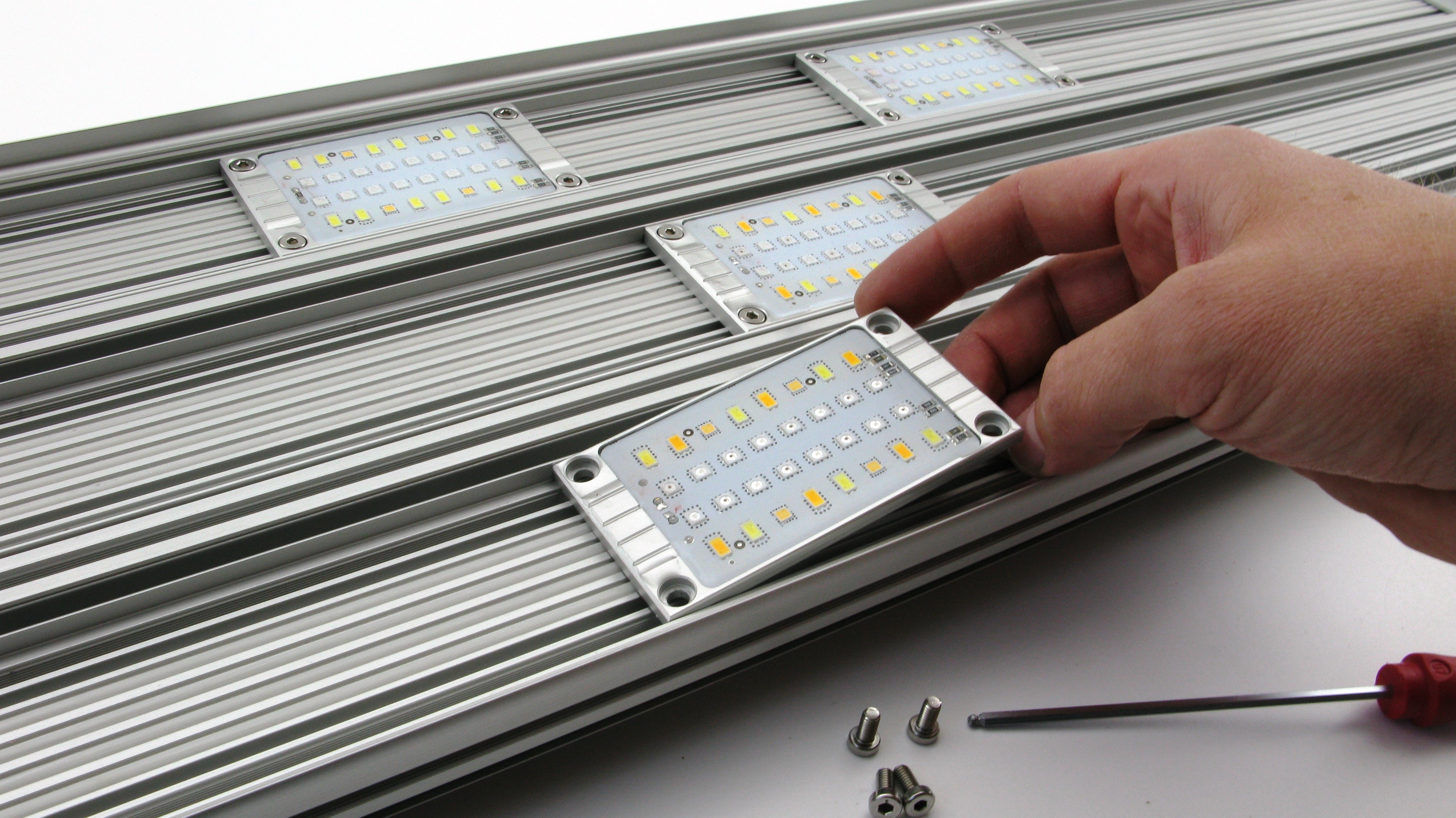 daytime - pendix – Modulares LED-System für offene Aquarien